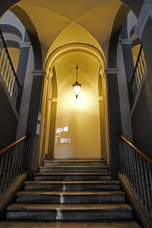 Casa Dante - Historic Apartment In The Perfect Naples Location ภายนอก รูปภาพ